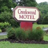 Creekwood motel sign